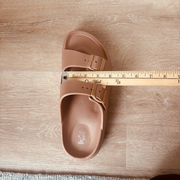 NEW Corkys Cabana Double Buckle Sandals in Tan 9 - Picture 15 of 16